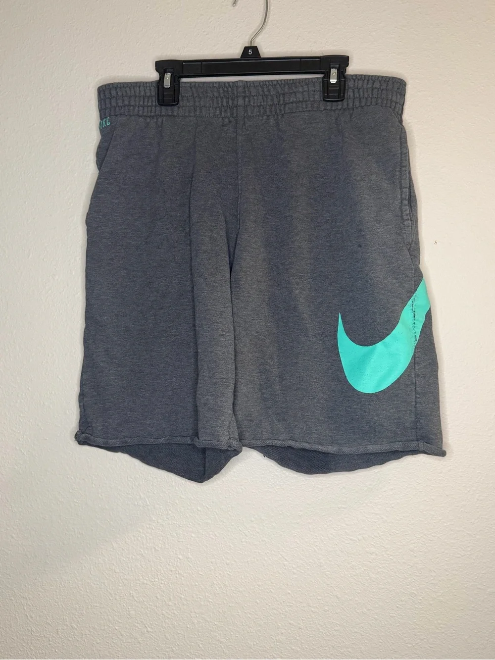 Nike Men's Gray Athletic Shorts W/ Teal Swoosh Logo Size Large club fleece